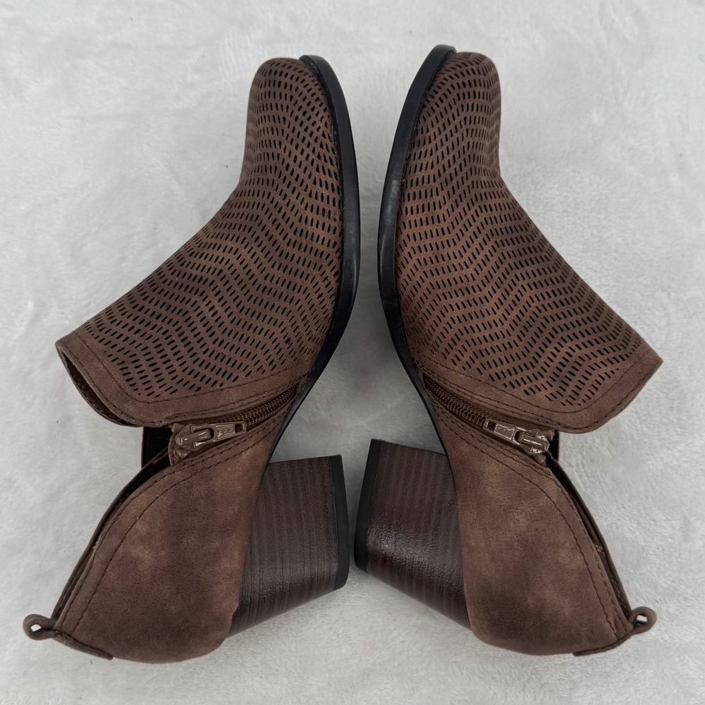 Baretraps Ridgely Booties Women Size 8.5M Brown Perforated Block Heel Shooties - Picture 7 of 11